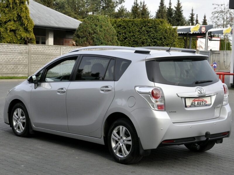 Toyota Verso 2,0D-4D 124KM Soll/7Foteli/Navi/Kamera/Climatronic/Alu/Parktronic/USB