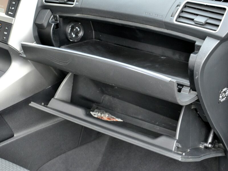 Toyota Verso 2,0D-4D 124KM Soll/7Foteli/Navi/Kamera/Climatronic/Alu/Parktronic/USB