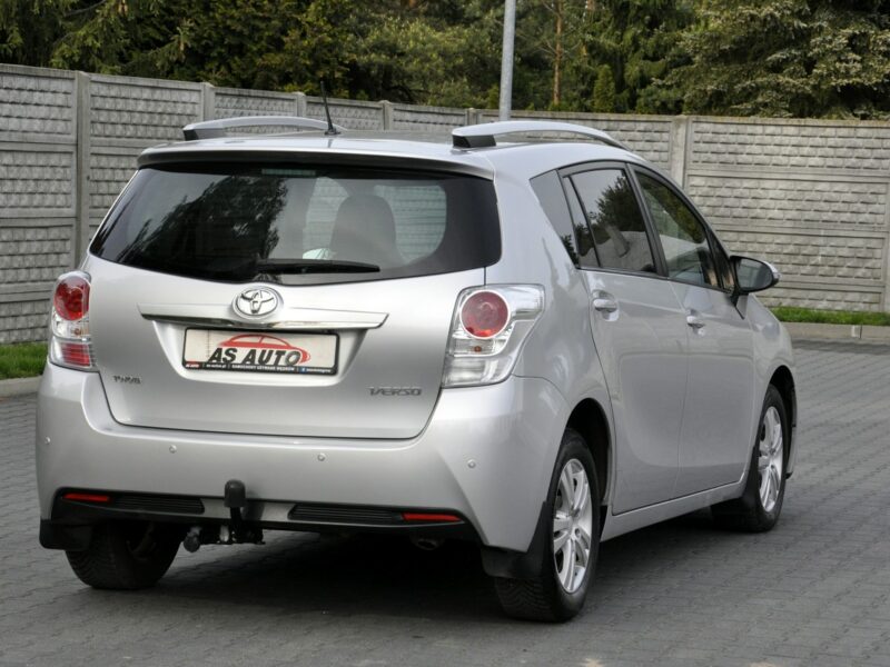 Toyota Verso 2,0D-4D 124KM Soll/7Foteli/Navi/Kamera/Climatronic/Alu/Parktronic/USB