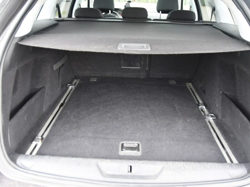 Peugeot 308 SW 1,6hdi DUDKI11 Panorama Dach.Navi.,Klimatr 2 str.Tempomat.kredyt.OKAZ III (2013-)