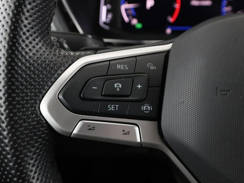 Volkswagen T-Cross R-Line Automat Virtual Navi Klima Bluetooth