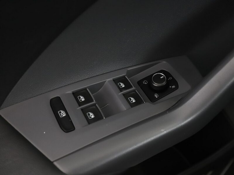 Volkswagen T-Cross R-Line Automat Virtual Navi Klima Bluetooth