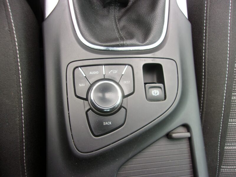 Opel Insignia Klimatronic 2-stref, Podgrz. fotele, 2 kpl. kół, Hatchback, Alu A (2008-2017)