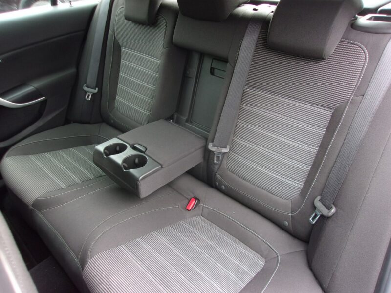 Opel Insignia Klimatronic 2-stref, Podgrz. fotele, 2 kpl. kół, Hatchback, Alu A (2008-2017)