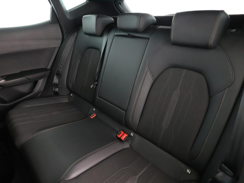 Cupra Formentor FV23% DSG virtual navi kamera ACC FullLED climatronic Asystenci