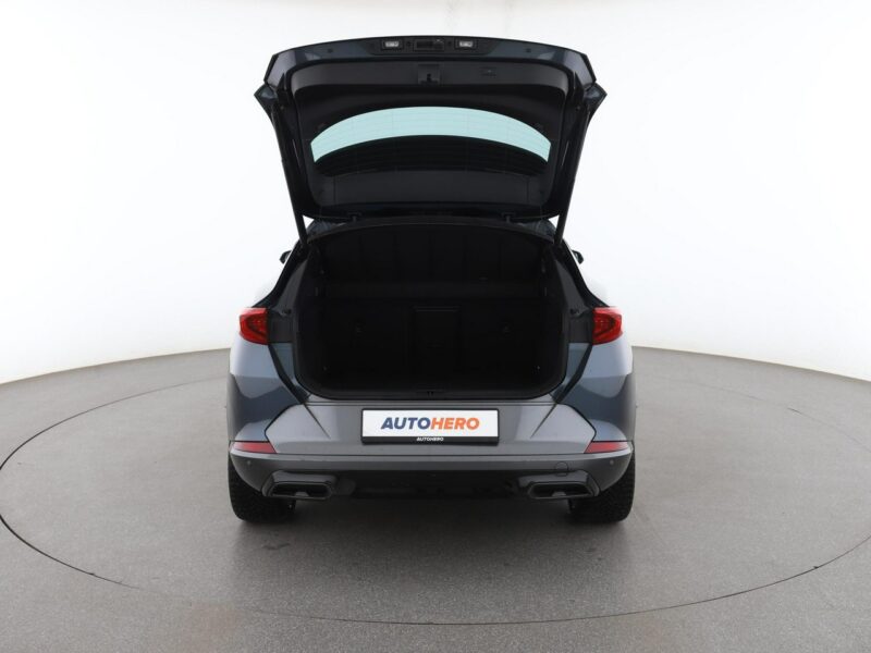 Cupra Formentor FV23% DSG virtual navi kamera ACC FullLED climatronic Asystenci