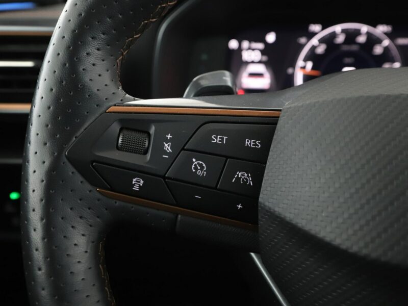 Cupra Formentor FV23% DSG virtual navi kamera ACC FullLED climatronic Asystenci