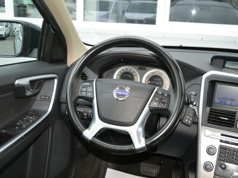 Volvo XC 60 2.0 D3 5-cylindrów Automat Serwisowany w ASO Navi Bluetooth 249 tys.km I (2008-2017)