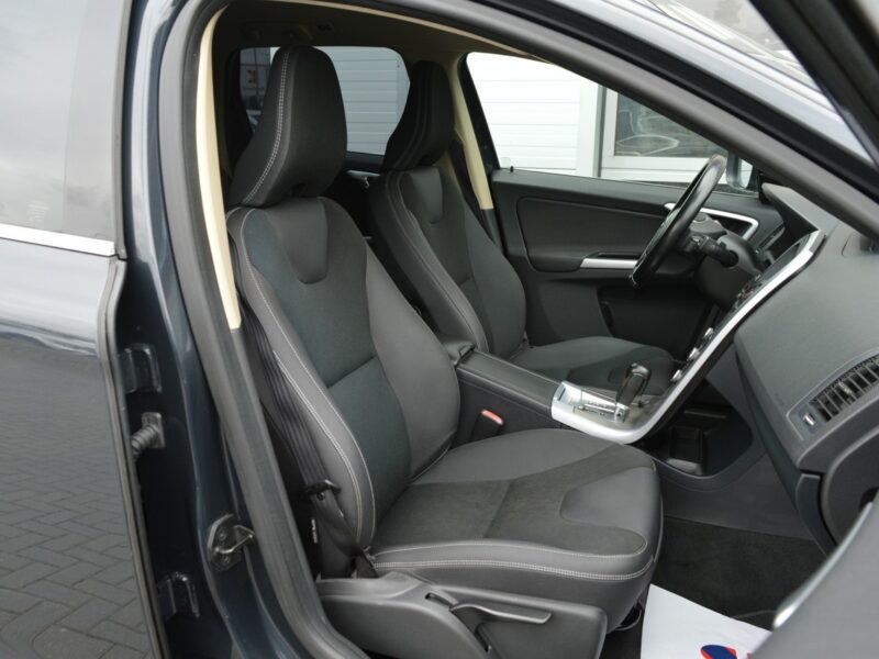 Volvo XC 60 2.0 D3 5-cylindrów Automat Serwisowany w ASO Navi Bluetooth 249 tys.km I (2008-2017)