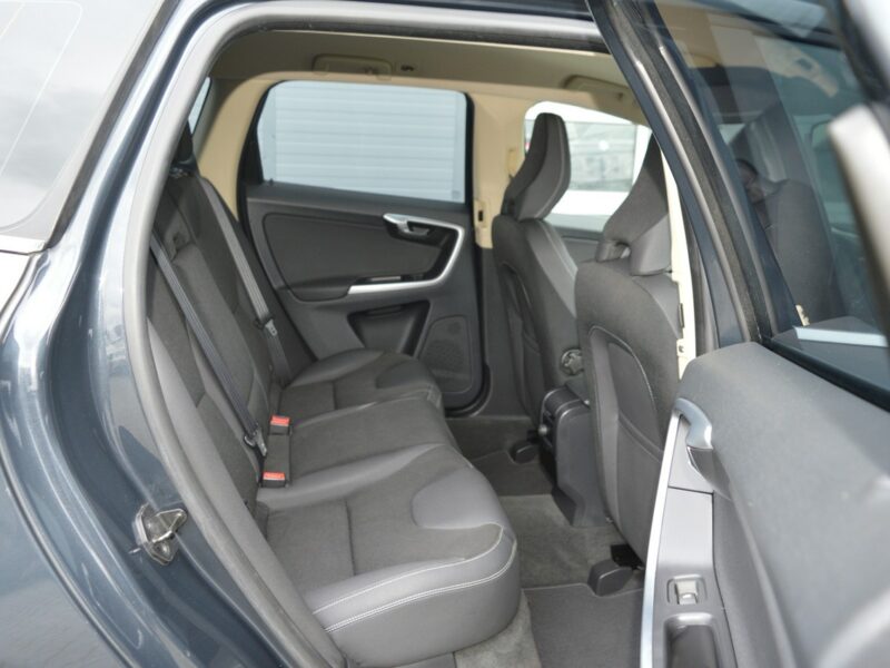 Volvo XC 60 2.0 D3 5-cylindrów Automat Serwisowany w ASO Navi Bluetooth 249 tys.km I (2008-2017)