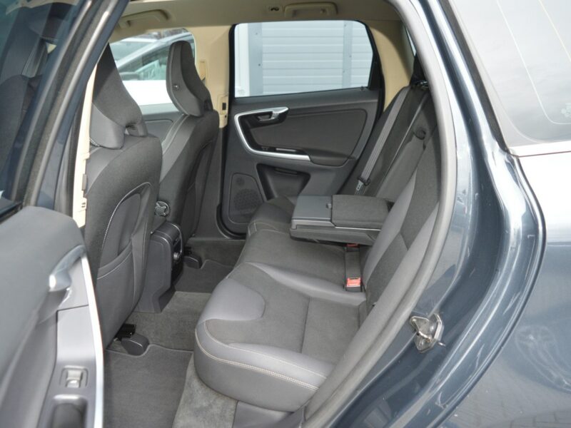 Volvo XC 60 2.0 D3 5-cylindrów Automat Serwisowany w ASO Navi Bluetooth 249 tys.km I (2008-2017)