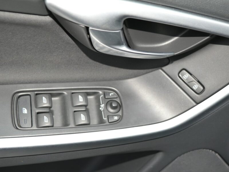Volvo XC 60 2.0 D3 5-cylindrów Automat Serwisowany w ASO Navi Bluetooth 249 tys.km I (2008-2017)