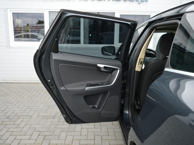 Volvo XC 60 2.0 D3 5-cylindrów Automat Serwisowany w ASO Navi Bluetooth 249 tys.km I (2008-2017)