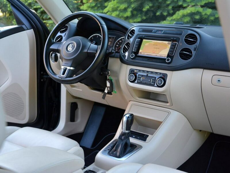 Volkswagen Tiguan 4-Motion Panorama Skóry Ledy Bi-xenony Navi Kamera 2xParktr. Hak I (2007-2016)