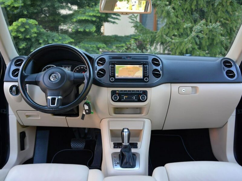 Volkswagen Tiguan 4-Motion Panorama Skóry Ledy Bi-xenony Navi Kamera 2xParktr. Hak I (2007-2016)