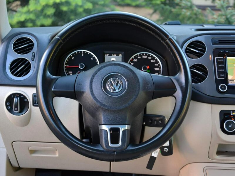 Volkswagen Tiguan 4-Motion Panorama Skóry Ledy Bi-xenony Navi Kamera 2xParktr. Hak I (2007-2016)