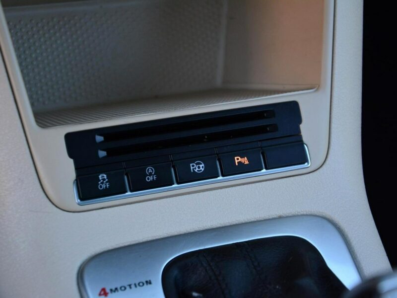 Volkswagen Tiguan 4-Motion Panorama Skóry Ledy Bi-xenony Navi Kamera 2xParktr. Hak I (2007-2016)