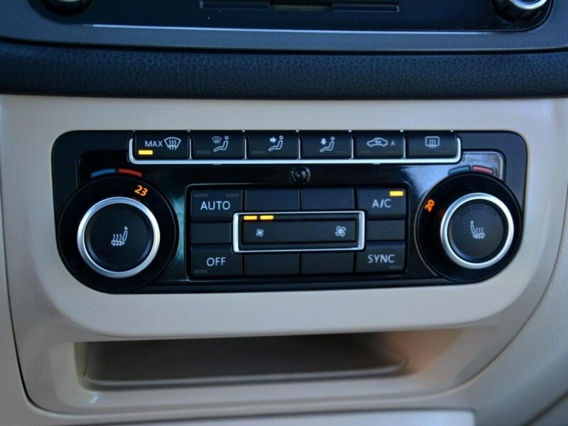 Volkswagen Tiguan 4-Motion Panorama Skóry Ledy Bi-xenony Navi Kamera 2xParktr. Hak I (2007-2016)