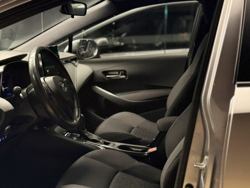 Toyota Corolla 1.8ElHybrid 90kw122ps Active,IIkmpl kół,serwis ASO,F-ra Vat 23% brutto E21 (2019-)