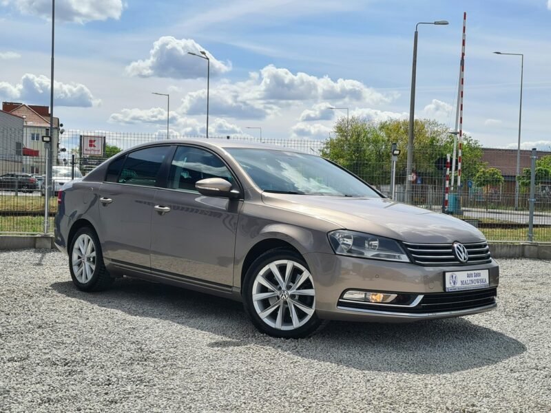 Volkswagen Passat Klimatronik 2xPDC Grzane Fotele Halogeny Komputer Alu Wzorowy Stan B7 (2010-2014)