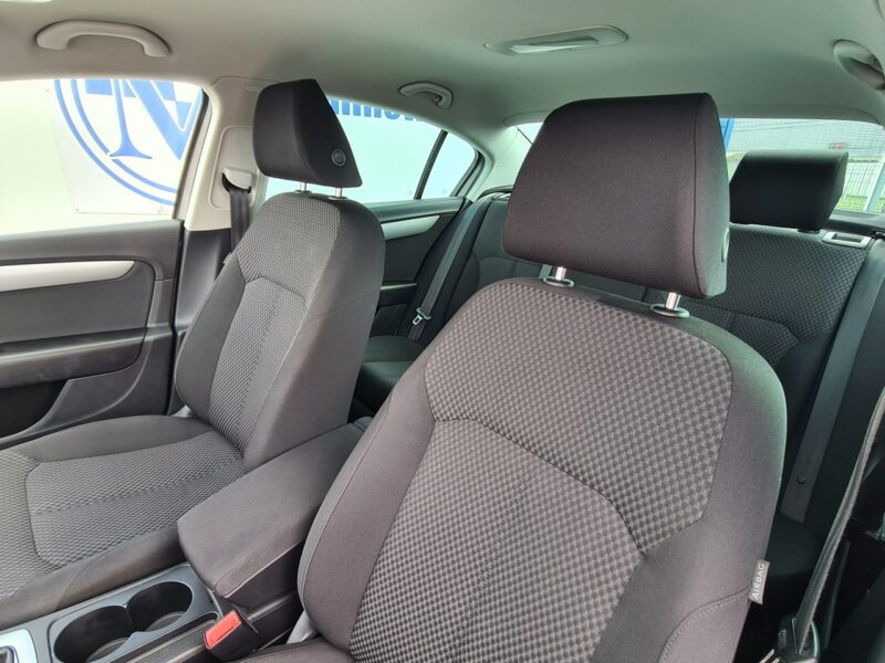 Volkswagen Passat Klimatronik 2xPDC Grzane Fotele Halogeny Komputer Alu Wzorowy Stan B7 (2010-2014)
