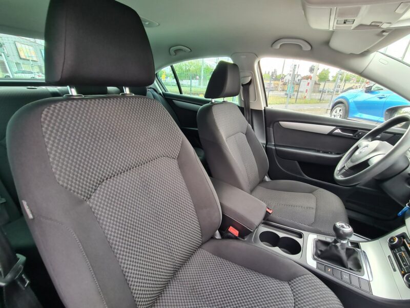 Volkswagen Passat Klimatronik 2xPDC Grzane Fotele Halogeny Komputer Alu Wzorowy Stan B7 (2010-2014)