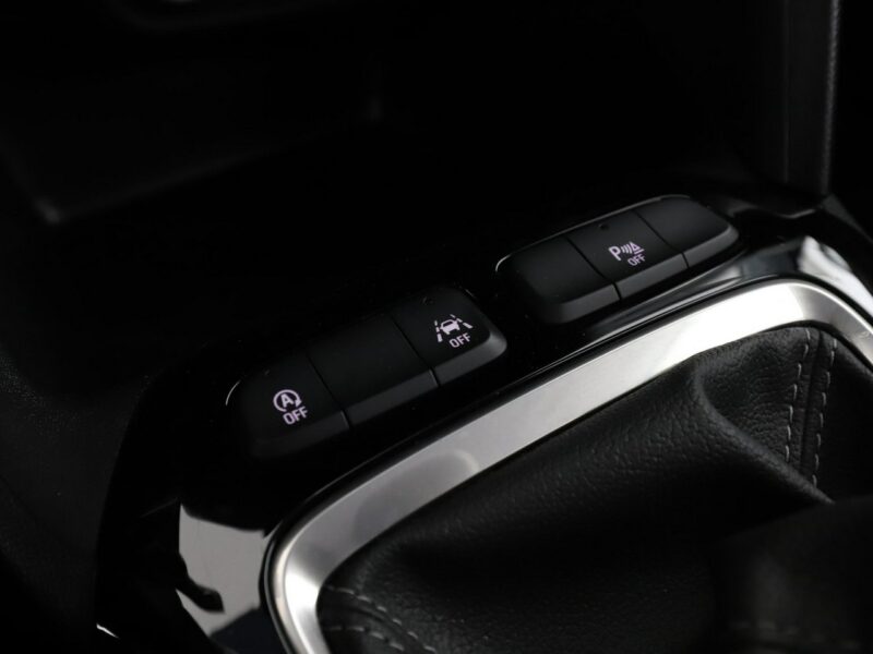 Opel Corsa klima grzane fotele i kierownica multifunkcja czujniki parkowania F (2019-)