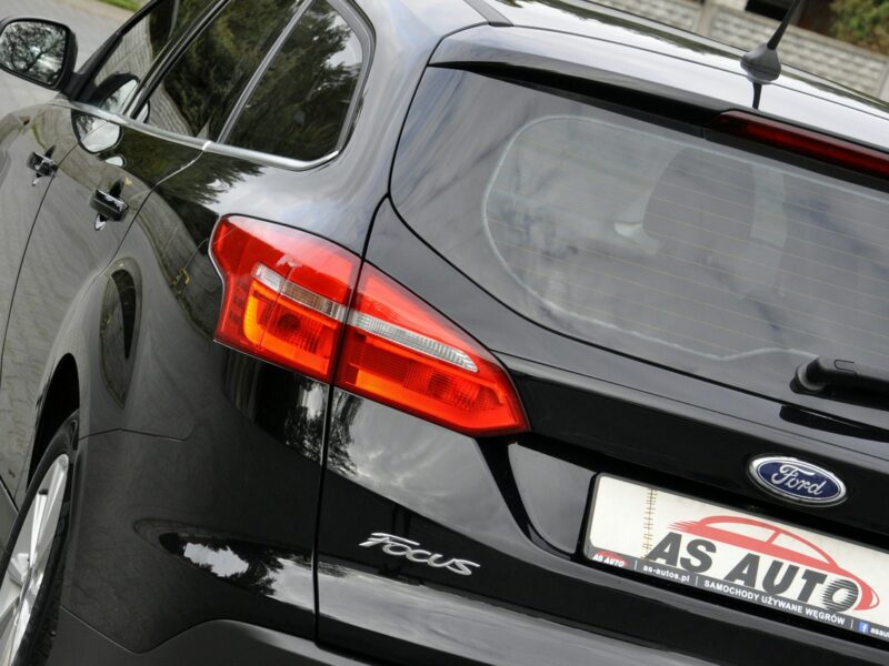 Ford Focus 1,5T 150KM Titanium/LEDy/Serwis/Alufelgi/Navi/AndroidAuto/PodFotele Mk3 (2010-2018)