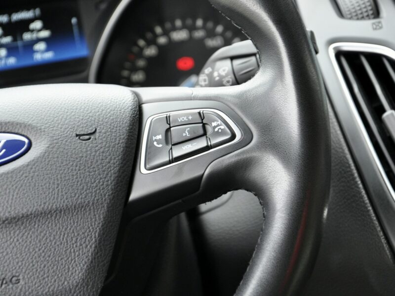 Ford Focus 1,5T 150KM Titanium/LEDy/Serwis/Alufelgi/Navi/AndroidAuto/PodFotele Mk3 (2010-2018)
