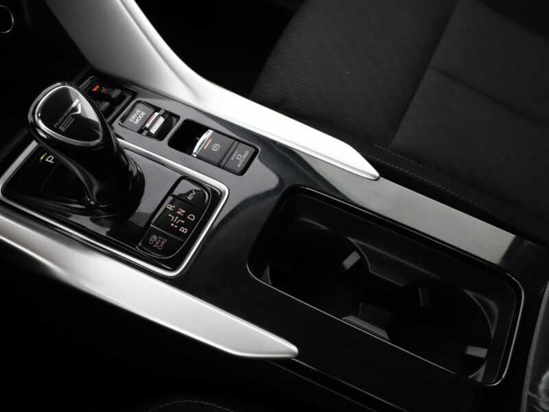 Mitsubishi Eclipse Cross FV23% 4x4 PHEV automat full LED gzrane fotele kamera cofania VI (2018-)