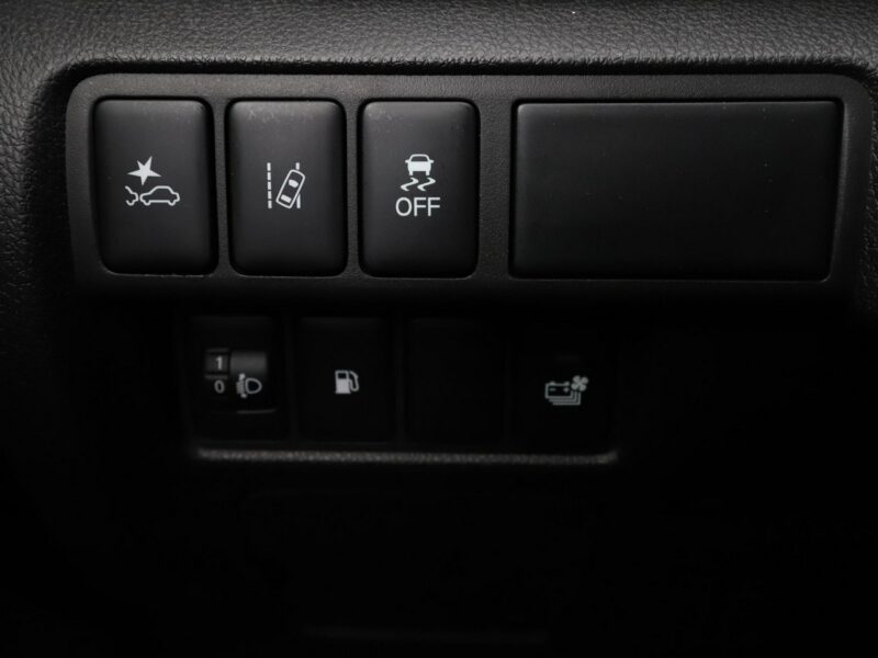 Mitsubishi Eclipse Cross FV23% 4x4 PHEV automat full LED gzrane fotele kamera cofania VI (2018-)