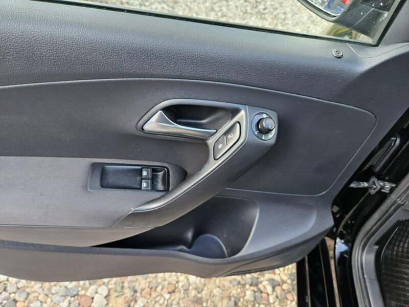 Volkswagen Polo Opłacony Zdrowy Zadbany Serwisowany LIFT Dwa Kmpl Kół Po Serwisie 1 Wł V (2009-2017)