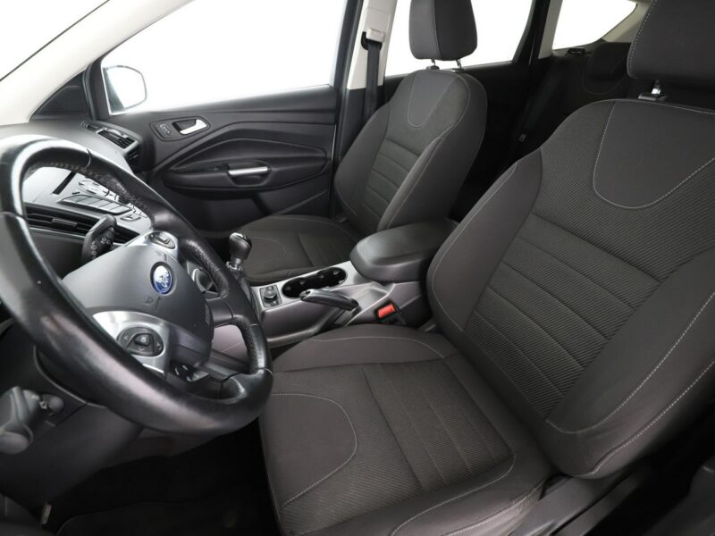 Ford Kuga 4x4 klima czujniki parkowania grzane fotele II (2012-)