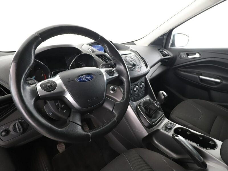 Ford Kuga 4x4 klima czujniki parkowania grzane fotele II (2012-)