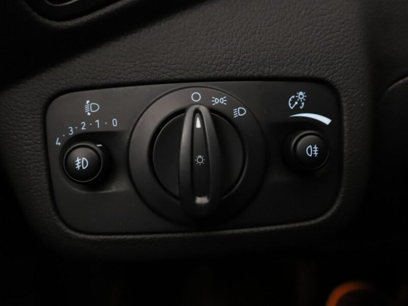 Ford Kuga 4x4 klima czujniki parkowania grzane fotele II (2012-)