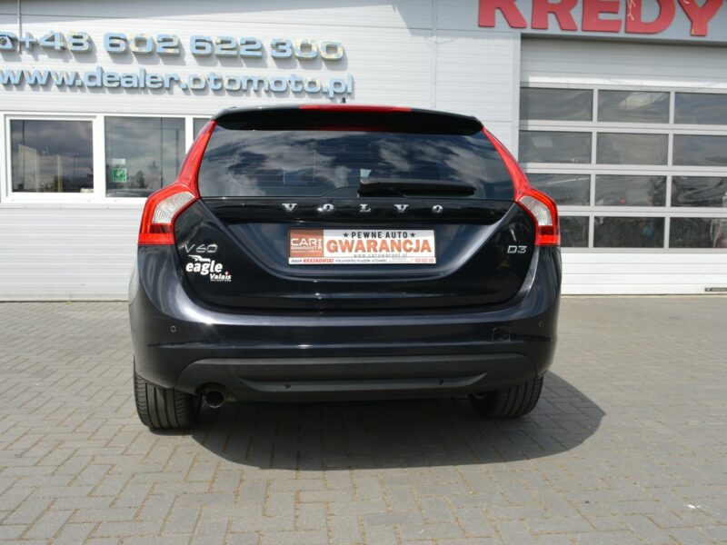 Volvo V60 2.0 D3 5-cylindrów 100% bezwypadkowy Skóra Navi Bluetooth 248 tys.km I (2010-2018)