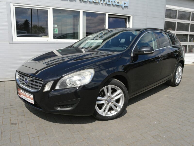 Volvo V60 2.0 D3 5-cylindrów 100% bezwypadkowy Skóra Navi Bluetooth 248 tys.km I (2010-2018)