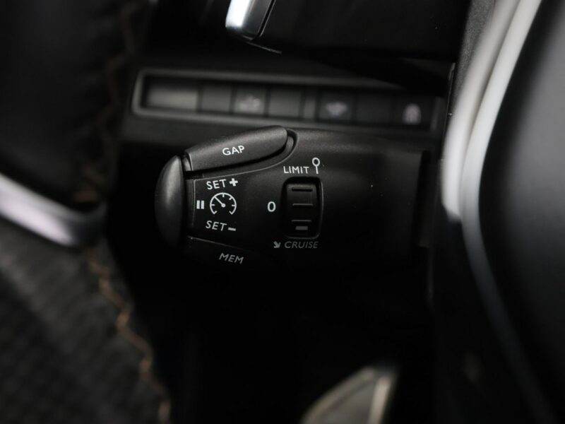 Peugeot 5008 2.0 Blue-HDi GT Automat 7os. Navi Tempomat Kamera Alcantara Focal LED II (2017-)
