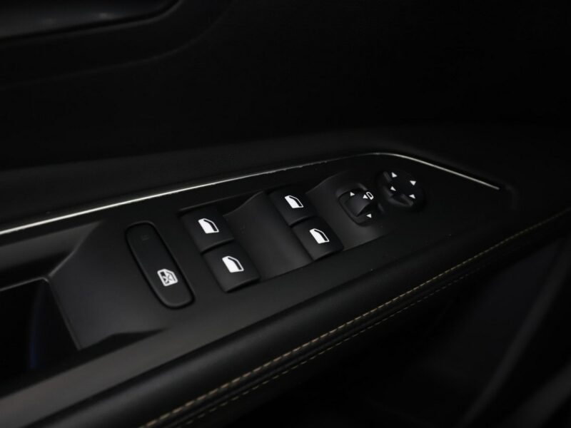Peugeot 5008 2.0 Blue-HDi GT Automat 7os. Navi Tempomat Kamera Alcantara Focal LED II (2017-)