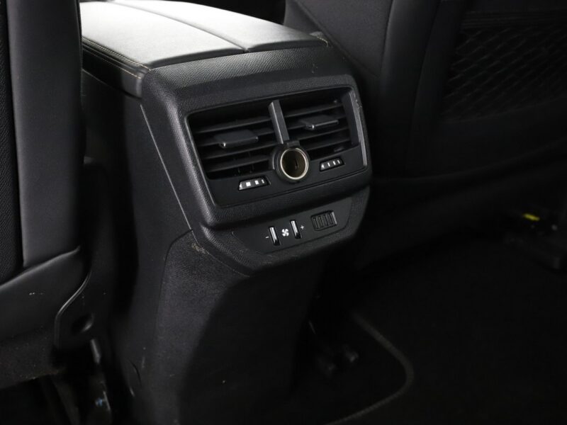 Peugeot 5008 2.0 Blue-HDi GT Automat 7os. Navi Tempomat Kamera Alcantara Focal LED II (2017-)
