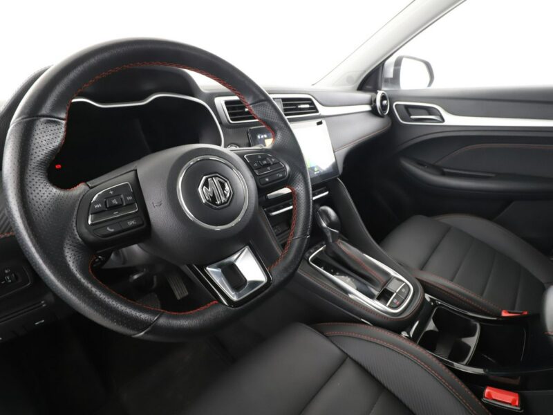 MG ZS Luxury automat skóra virtual LED navi tempomat