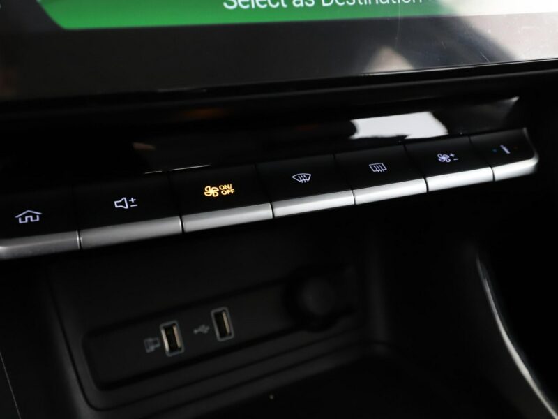 MG ZS Luxury automat skóra virtual LED navi tempomat
