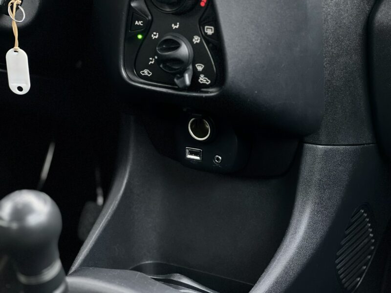 Toyota Aygo Salon Polska Poleasingowy I właściciel Serwis ASO VAT 23% Bezwypadkowy II (2014-)