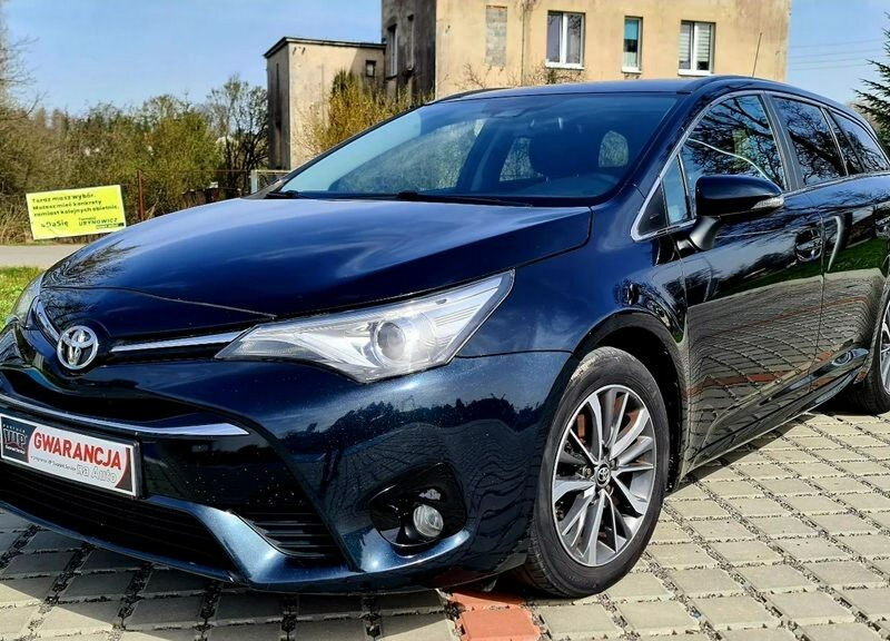 Toyota Avensis 1.6 D4D Touring Sport Executive III (2009-)