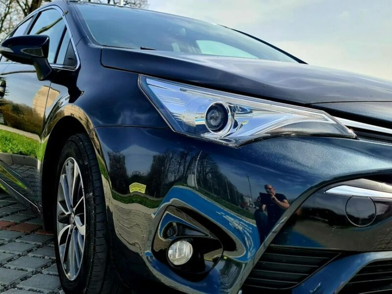 Toyota Avensis 1.6 D4D Touring Sport Executive III (2009-)