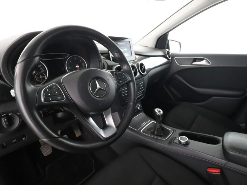 Mercedes B 160 klima auto czujniki parkowania multifunkcja hak W246 (2011-)