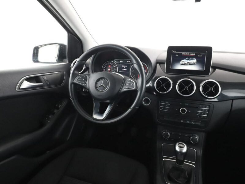 Mercedes B 160 klima auto czujniki parkowania multifunkcja hak W246 (2011-)