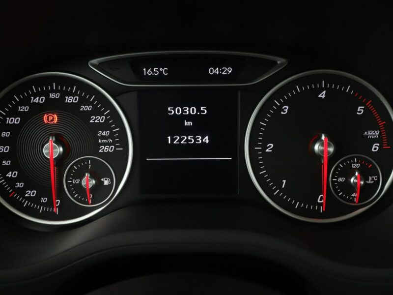 Mercedes B 160 klima auto czujniki parkowania multifunkcja hak W246 (2011-)