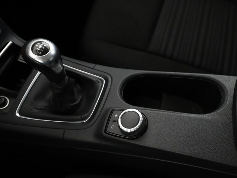 Mercedes B 160 klima auto czujniki parkowania multifunkcja hak W246 (2011-)