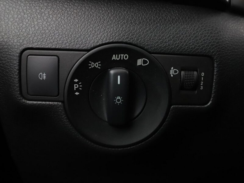 Mercedes B 160 klima auto czujniki parkowania multifunkcja hak W246 (2011-)